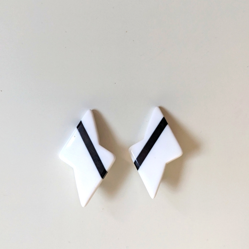 3 x $20💸 Retro earrings